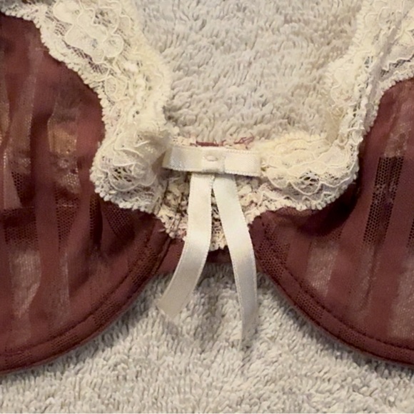 *RARE* Elle Macpherson Sheer Cerise Stripe Unlined Underwire Bra - Picture 5 of 11